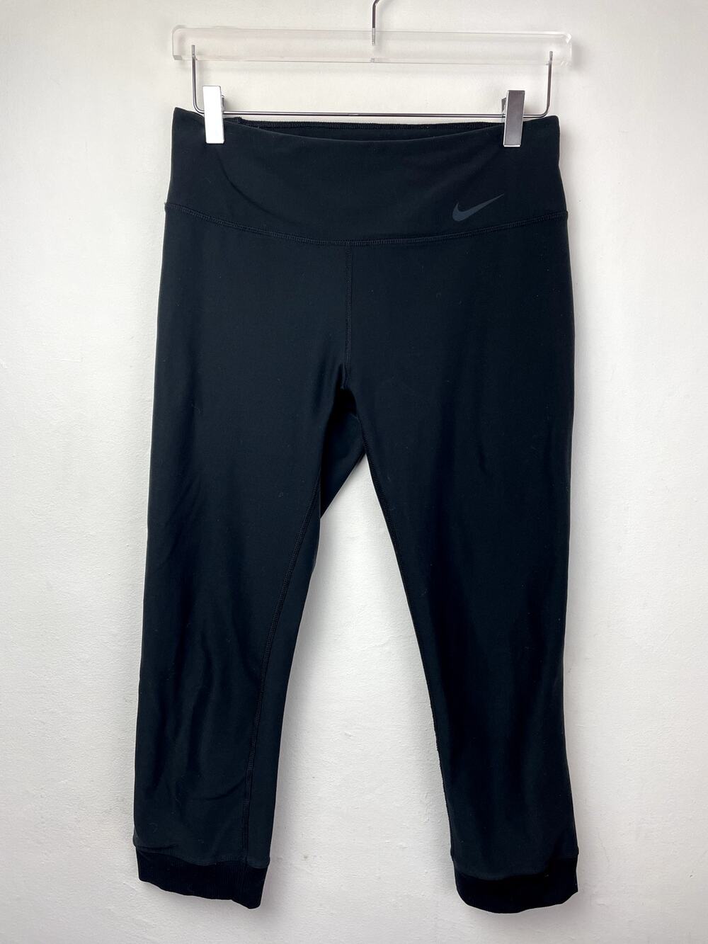 Nike — Black Dri-FIT Power Speed Legend Capri Athletic Leggings — Women's Medium